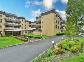 40 STONER Avenue 1i, Great Neck NY 11021