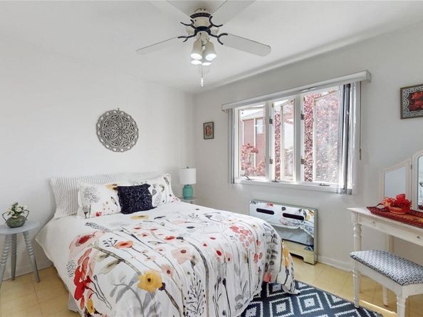 52-04 Redfield Street, Douglaston NY 11362