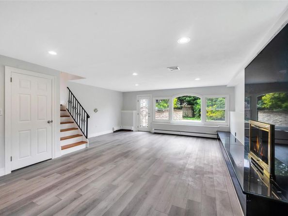 61 Riviera Drive S, Massapequa NY 11758