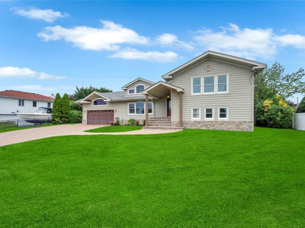 61 Riviera Drive S, Massapequa NY 11758