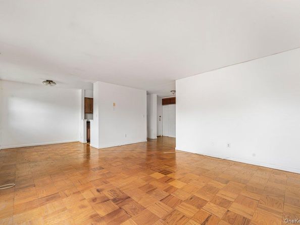 77 Lorraine Terrace 336, Mount Vernon NY 10553