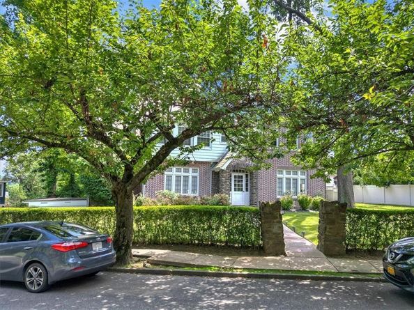 2 Rockland Avenue, Yonkers NY 10705