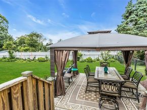 16 Abbey Lane, East Setauket NY 11733