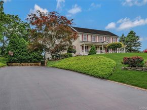 16 Abbey Lane, East Setauket NY 11733