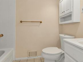 16 Abbey Lane, East Setauket NY 11733