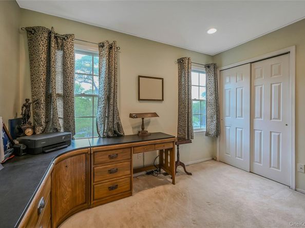 16 Abbey Lane, East Setauket NY 11733