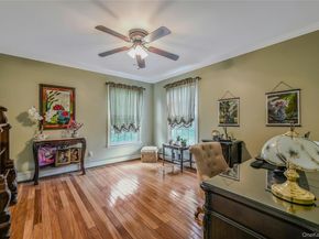 16 Abbey Lane, East Setauket NY 11733
