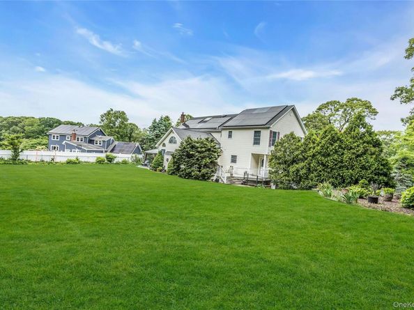 16 Abbey Lane, East Setauket NY 11733