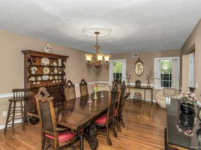 16 Abbey Lane, East Setauket NY 11733