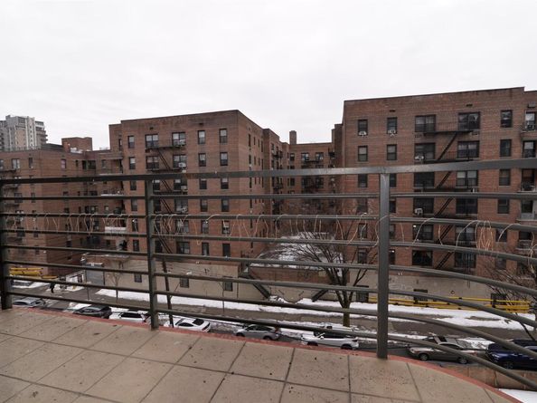 132-35 41st Road 5D, Flushing NY 11355