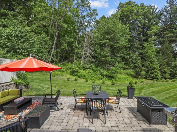 8 Langeloth Drive, Cortlandt Manor NY 10567