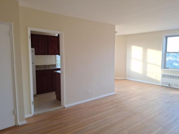 3475 Greystone Avenue 7E, Bronx NY 10463