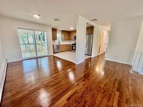 30 7th Street, Holbrook NY 11741