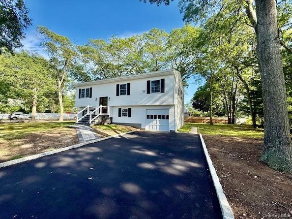 30 7th Street, Holbrook NY 11741