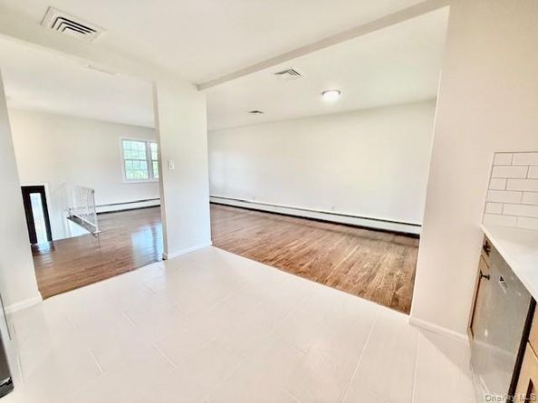 30 7th Street, Holbrook NY 11741