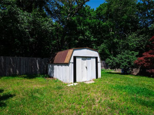 27 Cynthia Lane, Center Moriches NY 11934