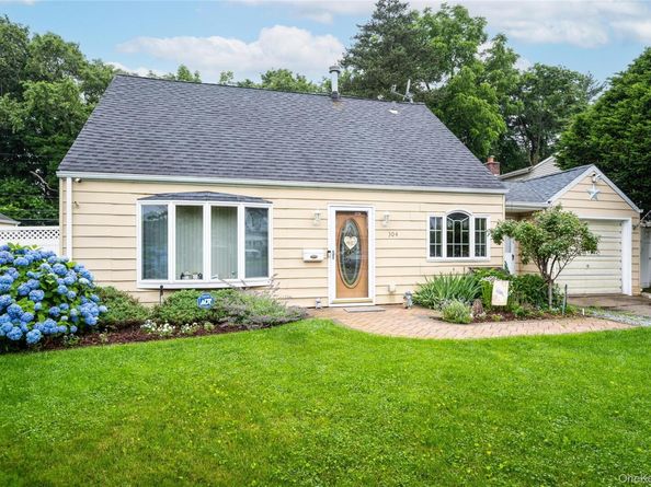 304 Jamaica Boulevard, Carle Place NY 11514