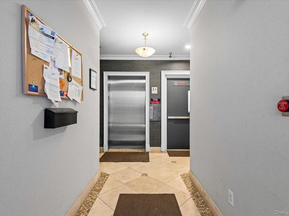 66-41 69th Street G1, Middle Village NY 11379