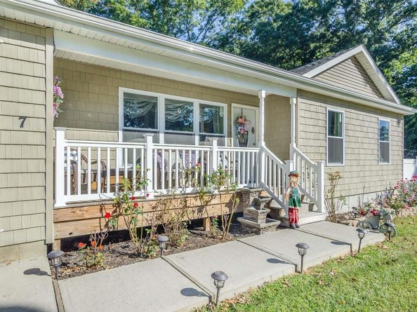 7 Henry Street, Centereach NY 11720