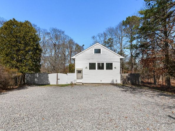 4 Evelyn Court, Westhampton NY 11978