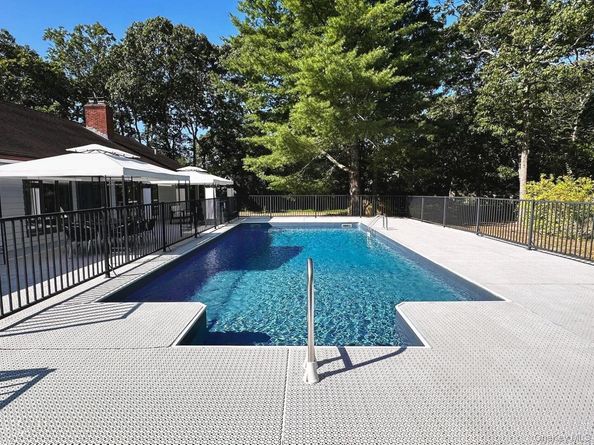 4 Evelyn Court, Westhampton NY 11978