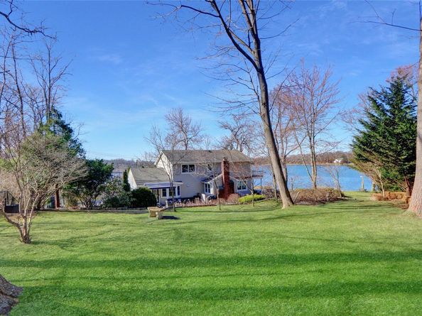 29 Dyke Road, Setauket NY 11733