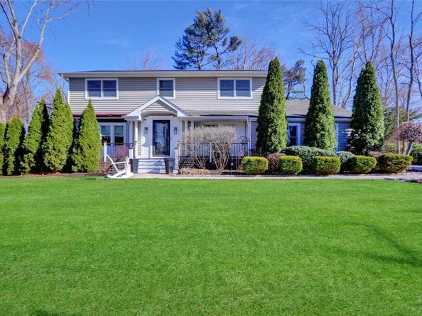 29 Dyke Road, Setauket NY 11733