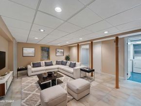 20 Northern Parkway E, Plainview NY 11803