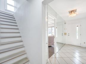 20 Northern Parkway E, Plainview NY 11803
