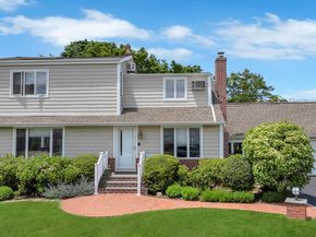 20 Northern Parkway E, Plainview NY 11803