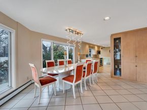 20 Northern Parkway E, Plainview NY 11803