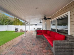 20 Northern Parkway E, Plainview NY 11803