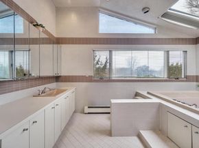20 Northern Parkway E, Plainview NY 11803