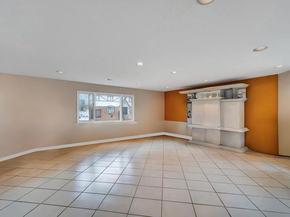 20 Northern Parkway E, Plainview NY 11803