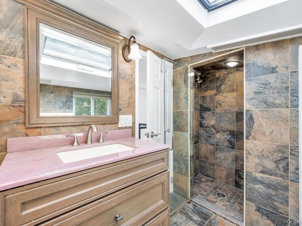 20 Northern Parkway E, Plainview NY 11803