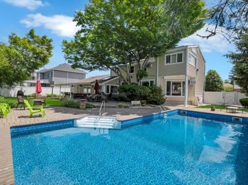 20 Northern Parkway E