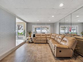 20 Northern Parkway E, Plainview NY 11803