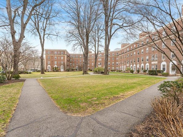 445 Gramatan Avenue CD3, Mount Vernon NY 10552