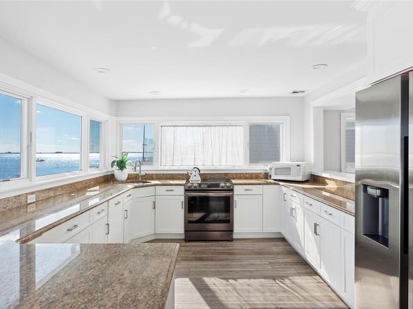 23 Shinnecock Road, East Quogue NY 11942