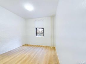 21-58 35 street 1E, Astoria NY 11105