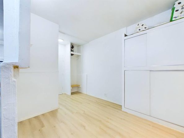 21-58 35 street 1E, Astoria NY 11105