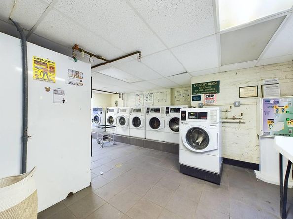 21-58 35 street 1E, Astoria NY 11105