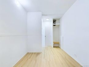21-58 35 street 1E, Astoria NY 11105