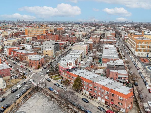 47-05 Newtown Road, Long Island City NY 11103