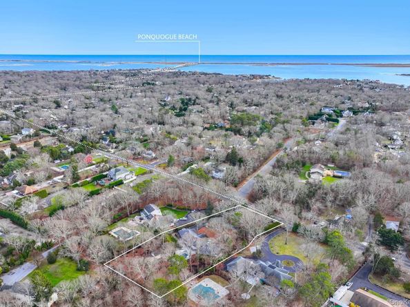 27 Bay Avenue W, Hampton Bays NY 11946