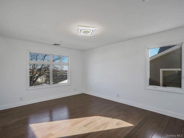 829 S Long Beach Avenue, Freeport NY 11520