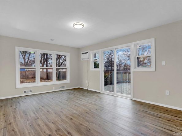 21 Chimney Lane, Bay Shore NY 11706