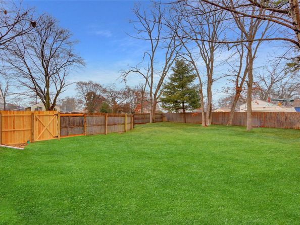 21 Chimney Lane, Bay Shore NY 11706