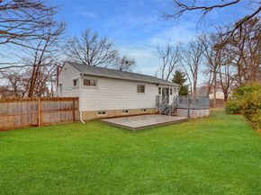 21 Chimney Lane, Bay Shore NY 11706