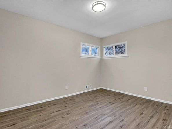 21 Chimney Lane, Bay Shore NY 11706